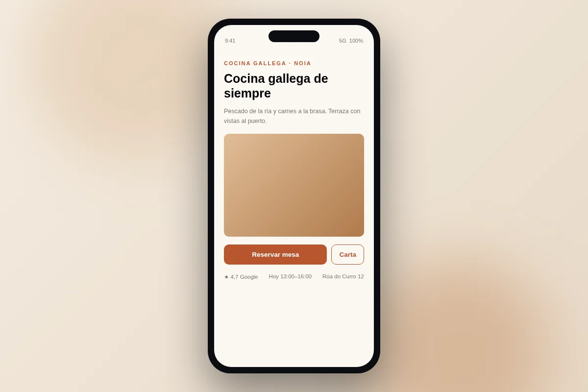 On mobile: the base adapts and looks just as good.